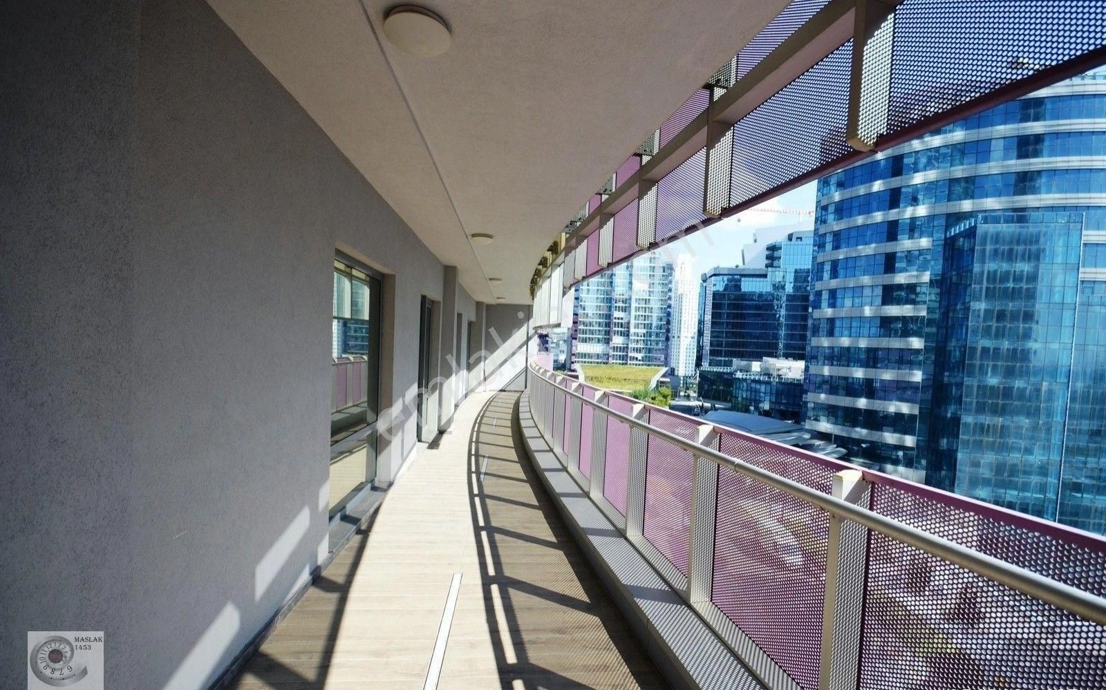 Ağaoğlu Maslak 1453 De 3.5+1 218 M2 Eşyasız Kiralık Aylık Ödeme