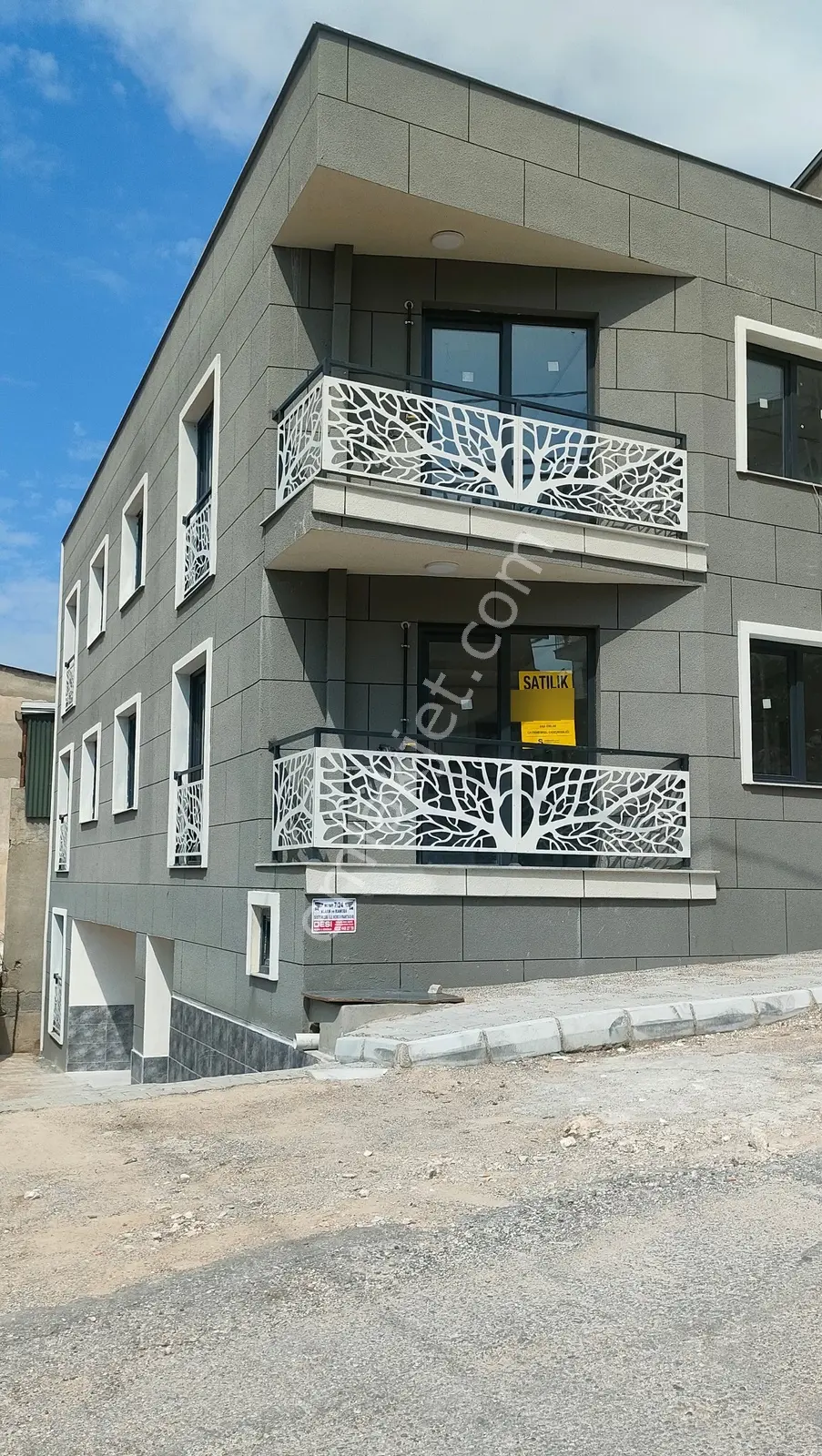 Buca Ufuk Mahallesinde Merkezi Konumda Yeni,doğal Gazlı2+1 Daire - Görsel 3