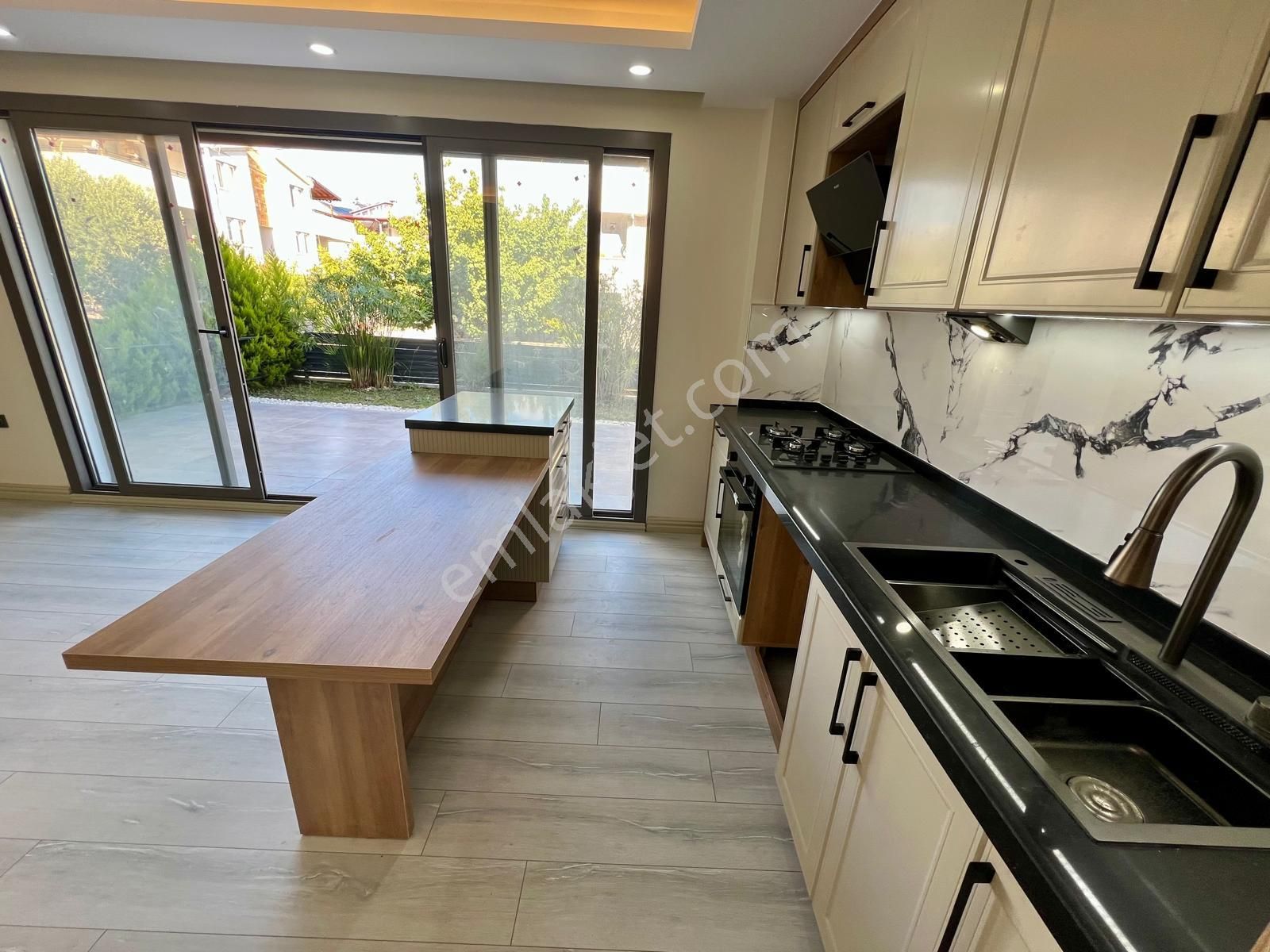 Akçay Aras Emlaktan Narlıda Denize 150 Metre 5+1 Villa - Görsel 9