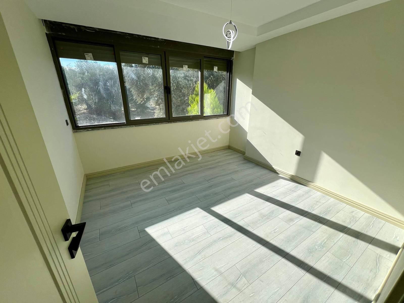 Akçay Aras Emlaktan Narlıda Denize 150 Metre 5+1 Villa - Görsel 16