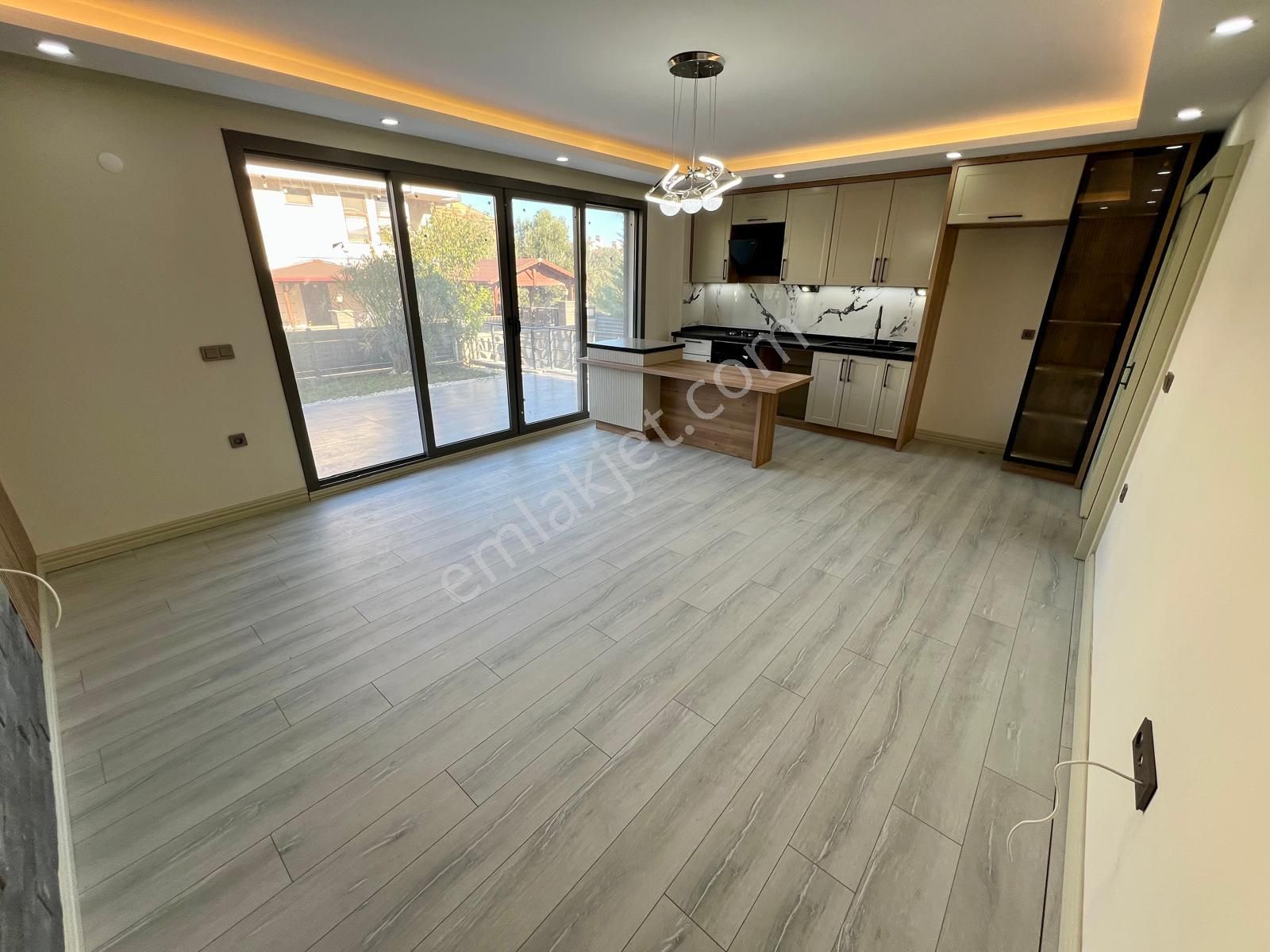 Akçay Aras Emlaktan Narlıda Denize 150 Metre 5+1 Villa - Görsel 12