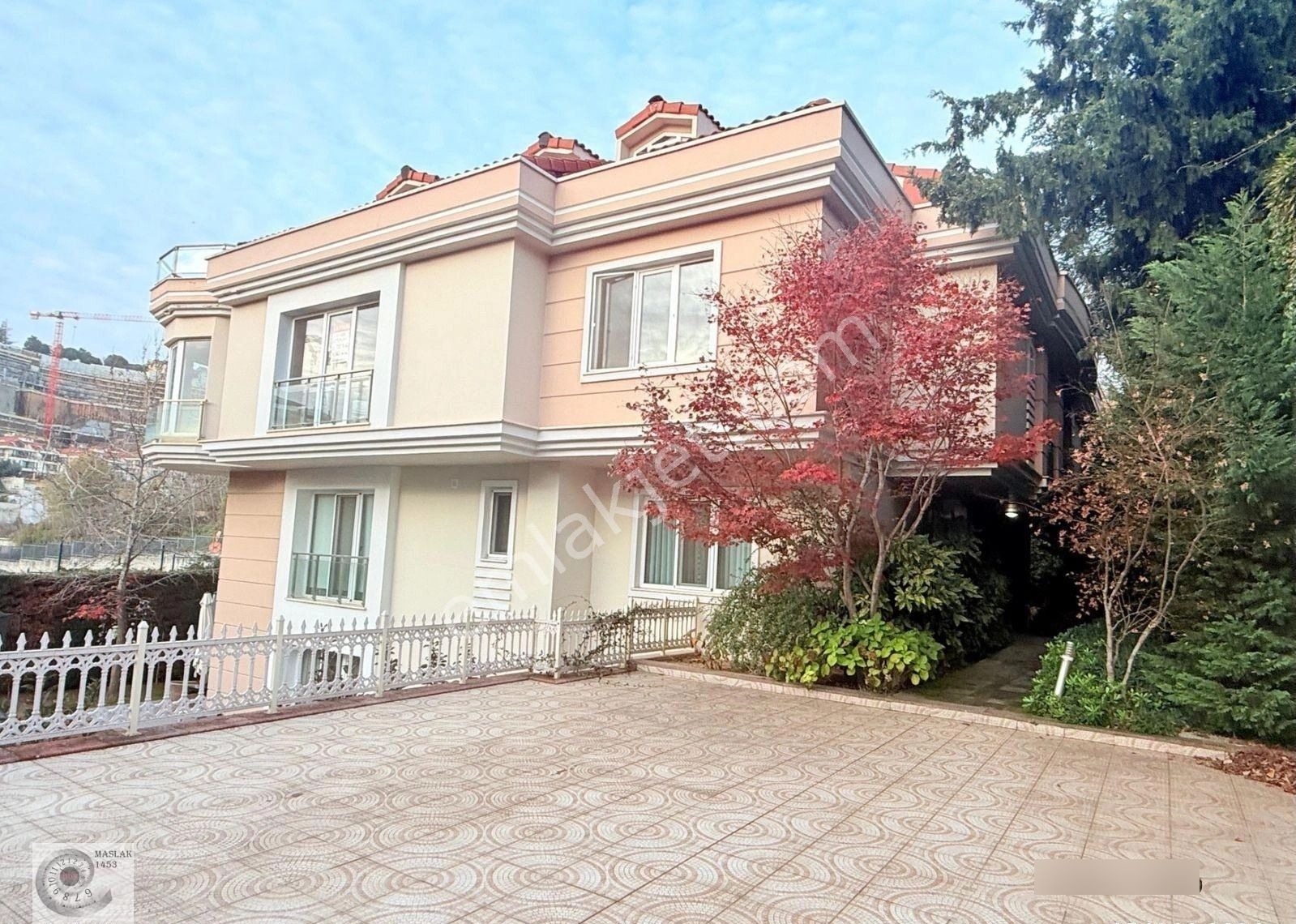 Sarıyer Maden' Sitede Çatı Dublex Satılık Villa Konsept