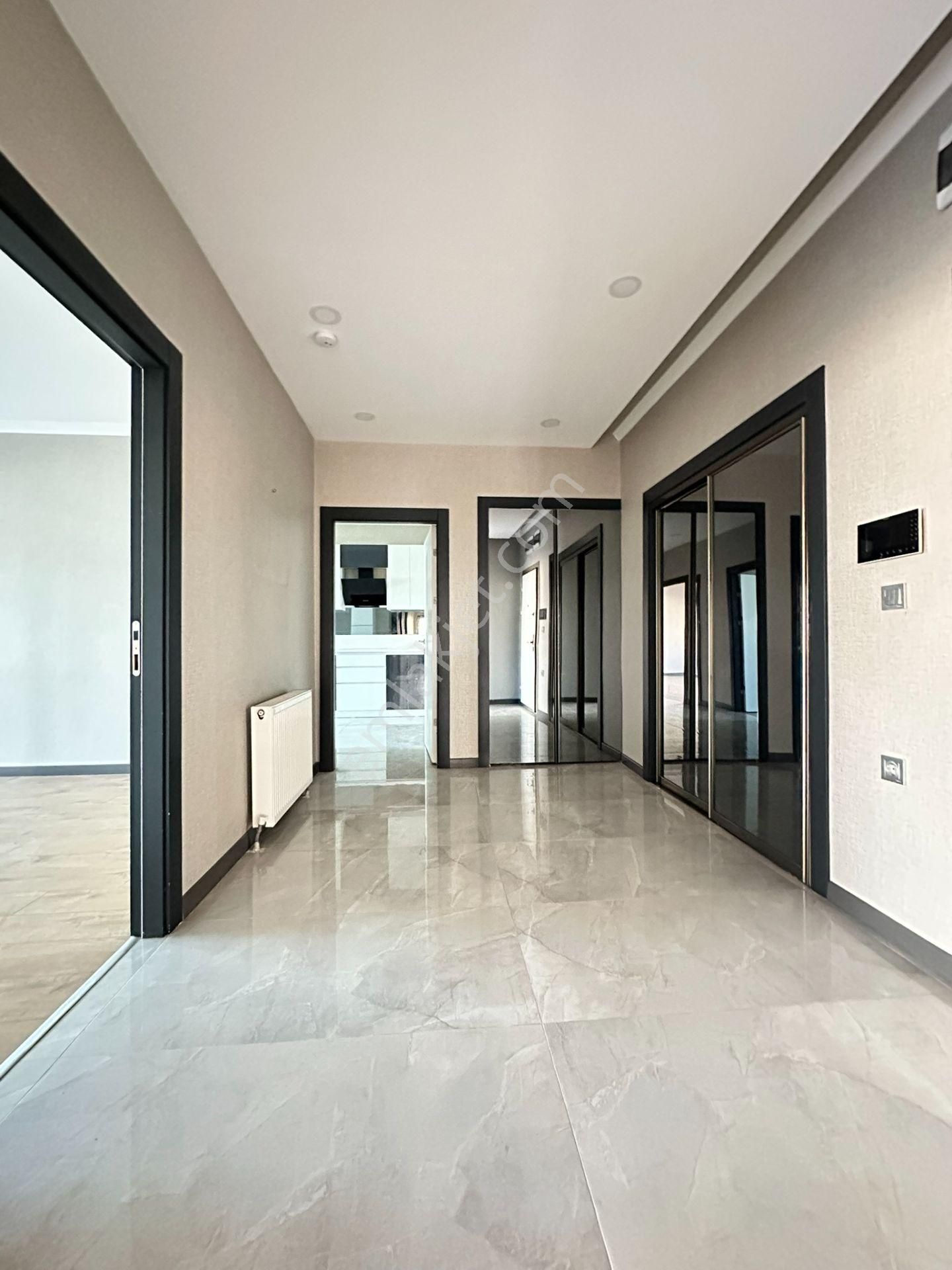 Pursaklar Saray Mehmet Zengin Emlak'tan Kapalı Otoparklı 1.kat 3+1 Ultr Lüks Sitede Daire - Görsel 25