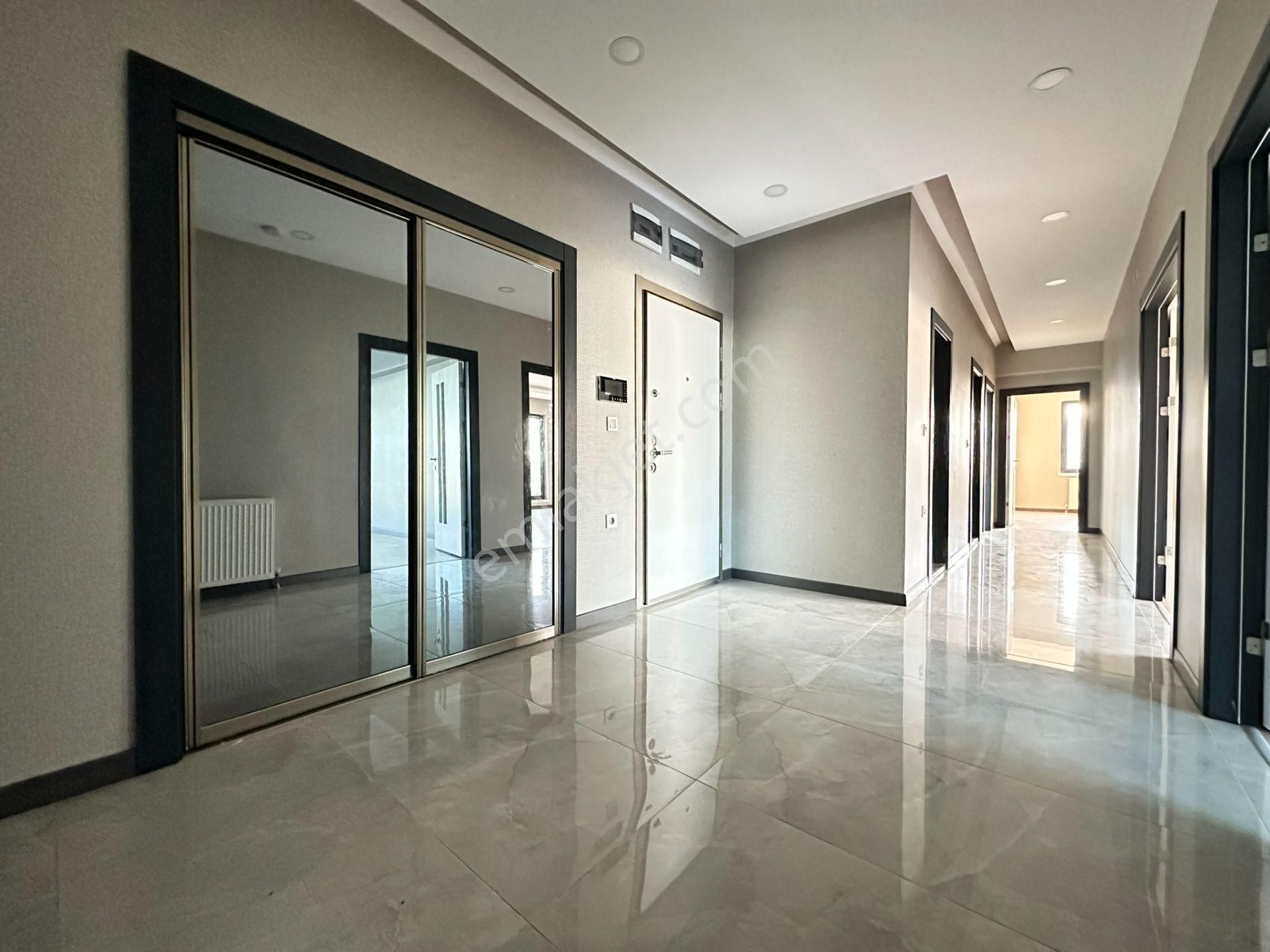 Pursaklar Saray Mehmet Zengin Emlak'tan Kapalı Otoparklı 1.kat 3+1 Ultr Lüks Sitede Daire - Görsel 18