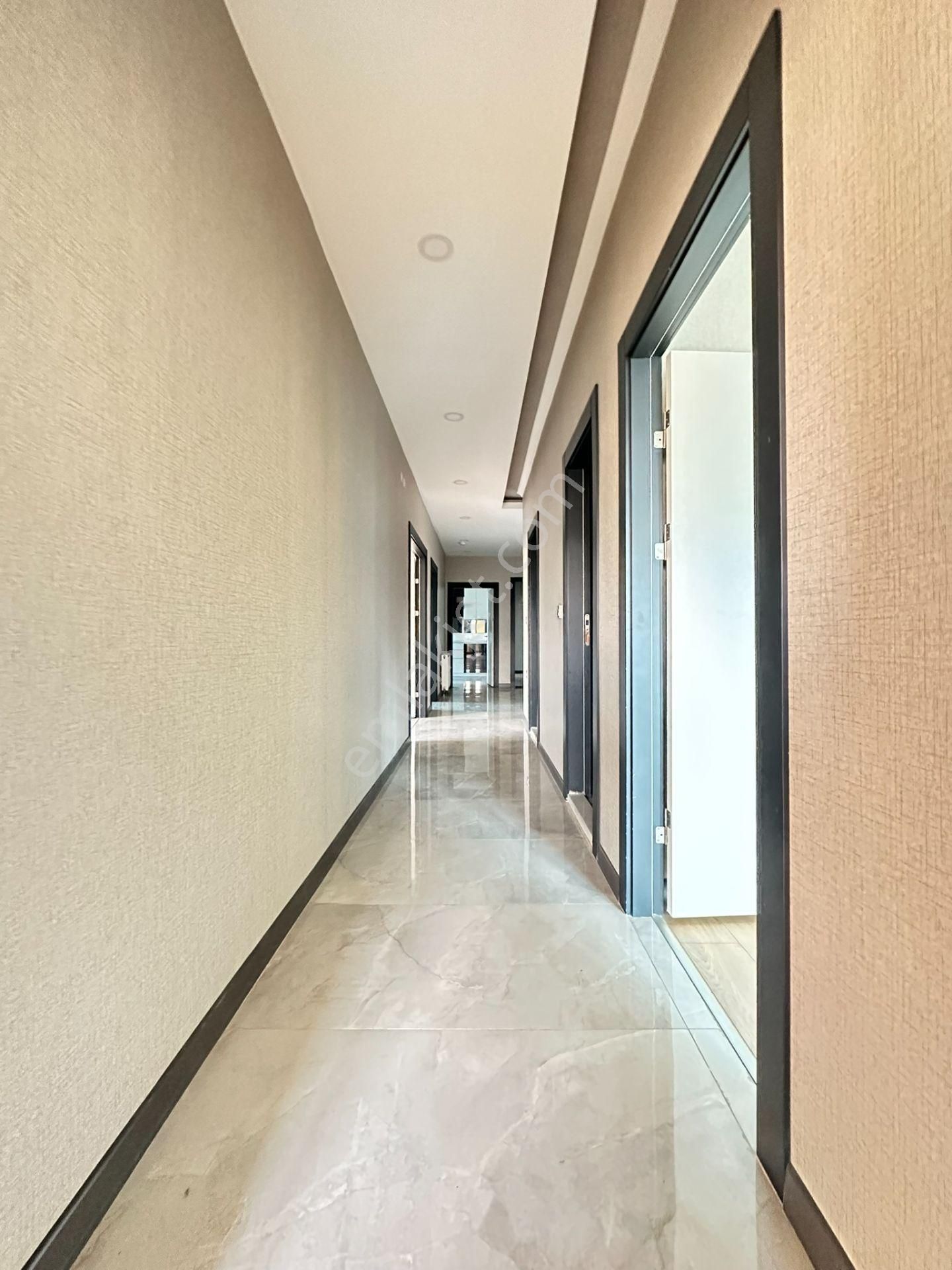 Pursaklar Saray Mehmet Zengin Emlak'tan Kapalı Otoparklı 1.kat 3+1 Ultr Lüks Sitede Daire - Görsel 26