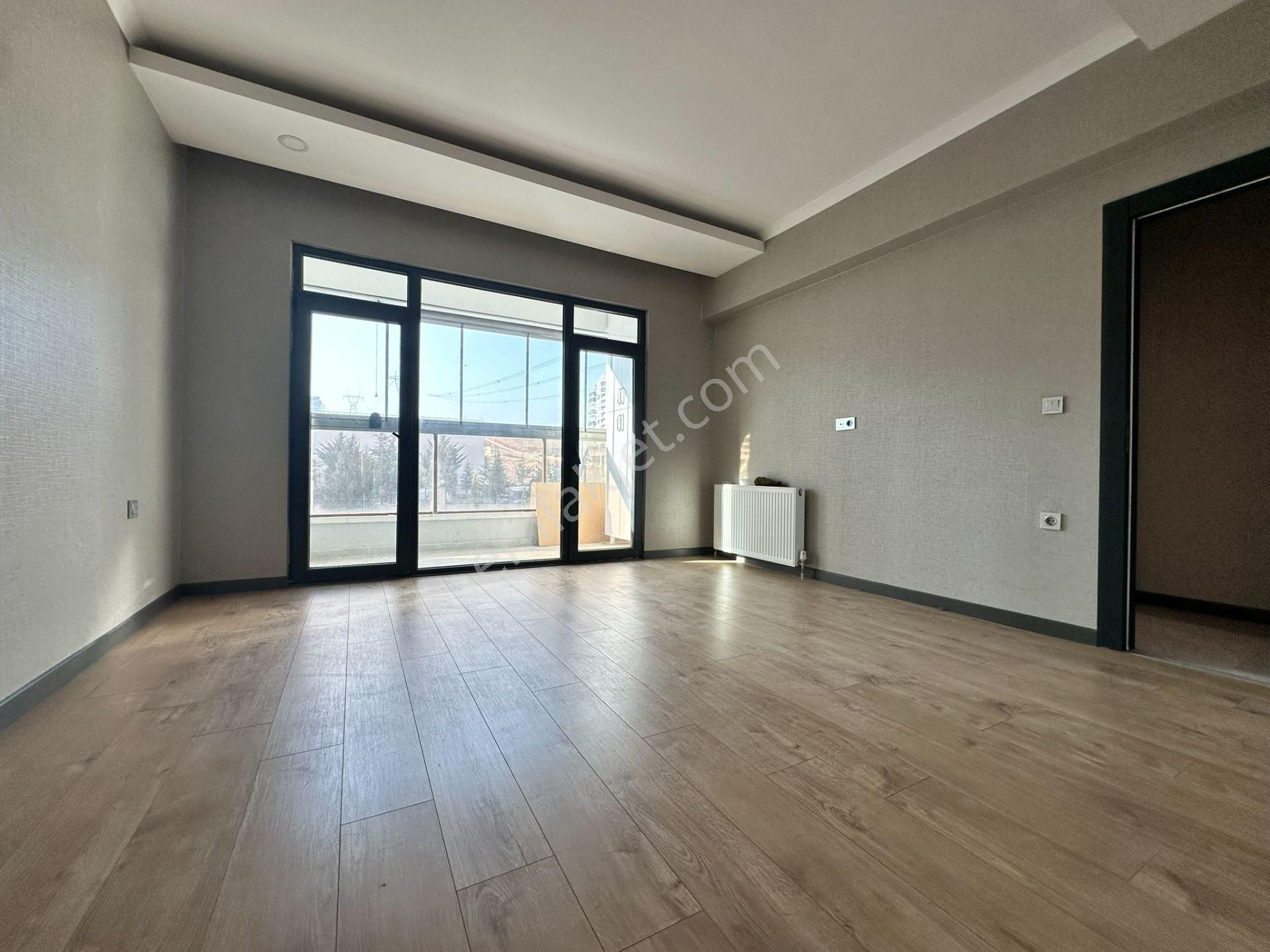 Pursaklar Saray Mehmet Zengin Emlak'tan Kapalı Otoparklı 1.kat 3+1 Ultr Lüks Sitede Daire - Görsel 16