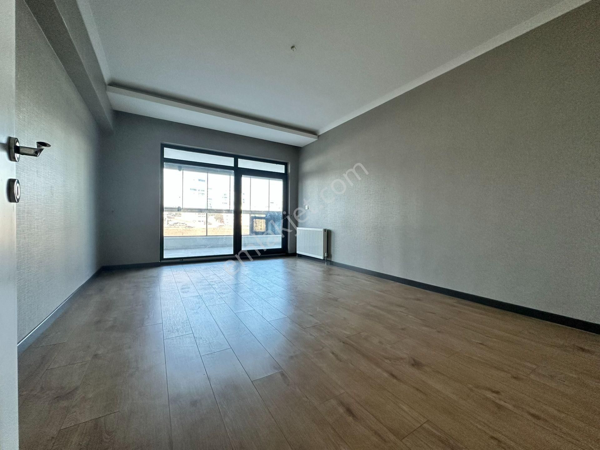 Pursaklar Saray Mehmet Zengin Emlak'tan Kapalı Otoparklı 1.kat 3+1 Ultr Lüks Sitede Daire - Görsel 15