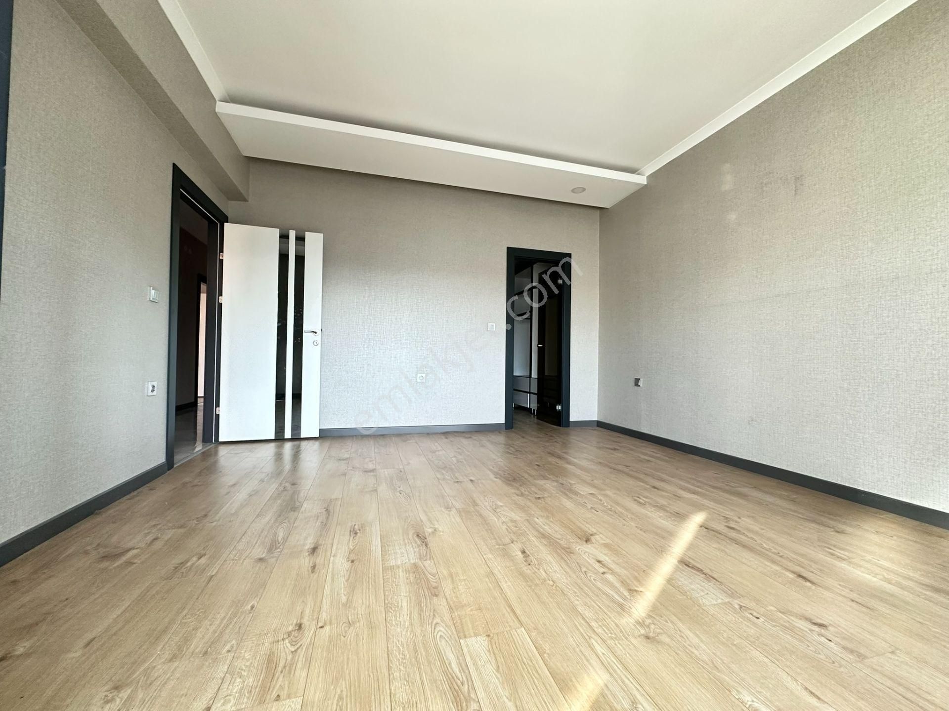 Pursaklar Saray Mehmet Zengin Emlak'tan Kapalı Otoparklı 1.kat 3+1 Ultr Lüks Sitede Daire - Görsel 19