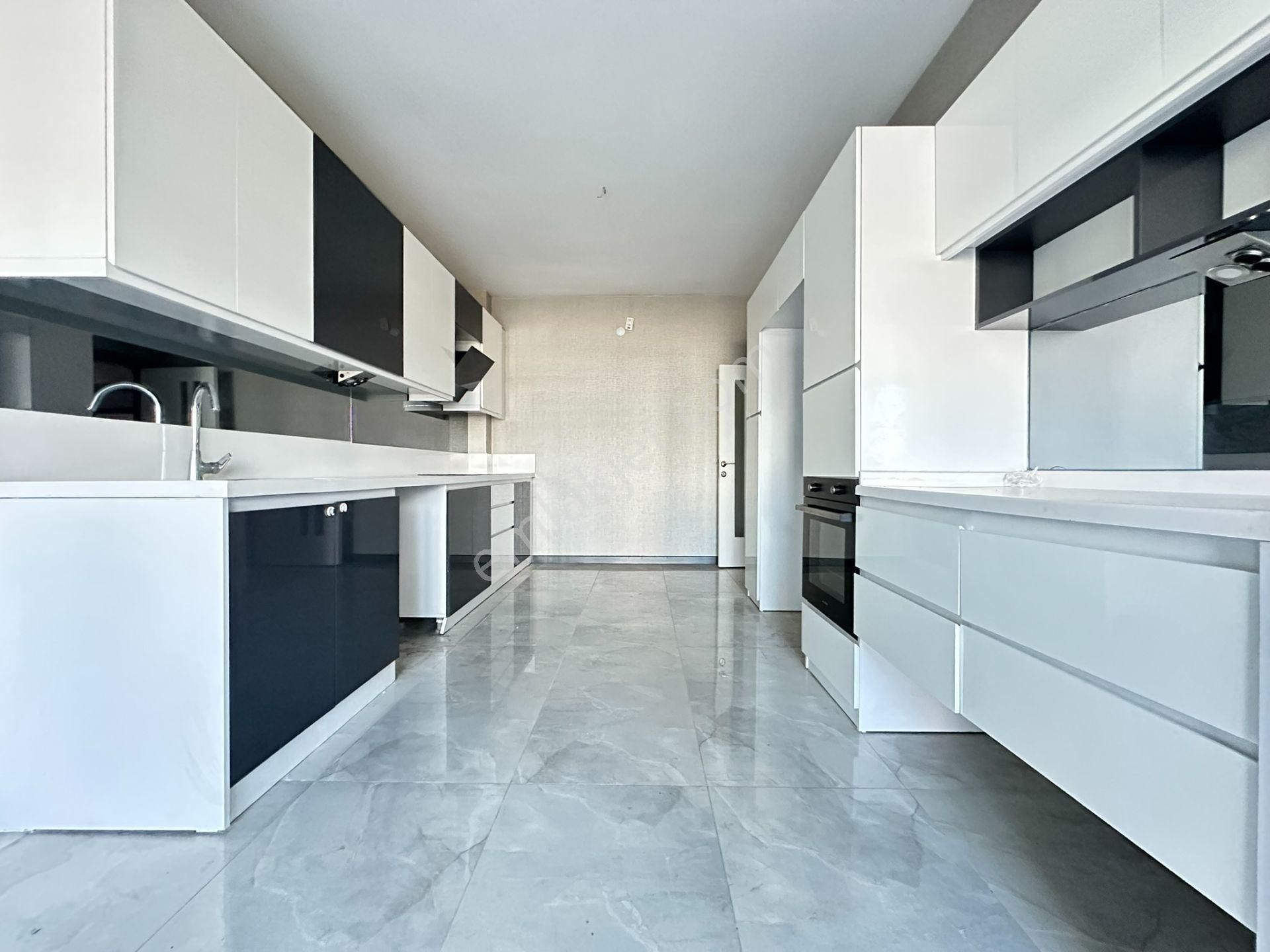 Pursaklar Saray Mehmet Zengin Emlak'tan Kapalı Otoparklı 1.kat 3+1 Ultr Lüks Sitede Daire - Görsel 8