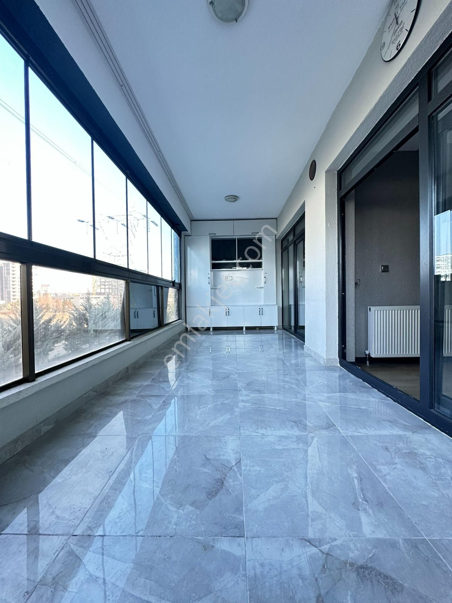 Pursaklar Saray Mehmet Zengin Emlak'tan Kapalı Otoparklı 1.kat 3+1 Ultr Lüks Sitede Daire - Görsel 38