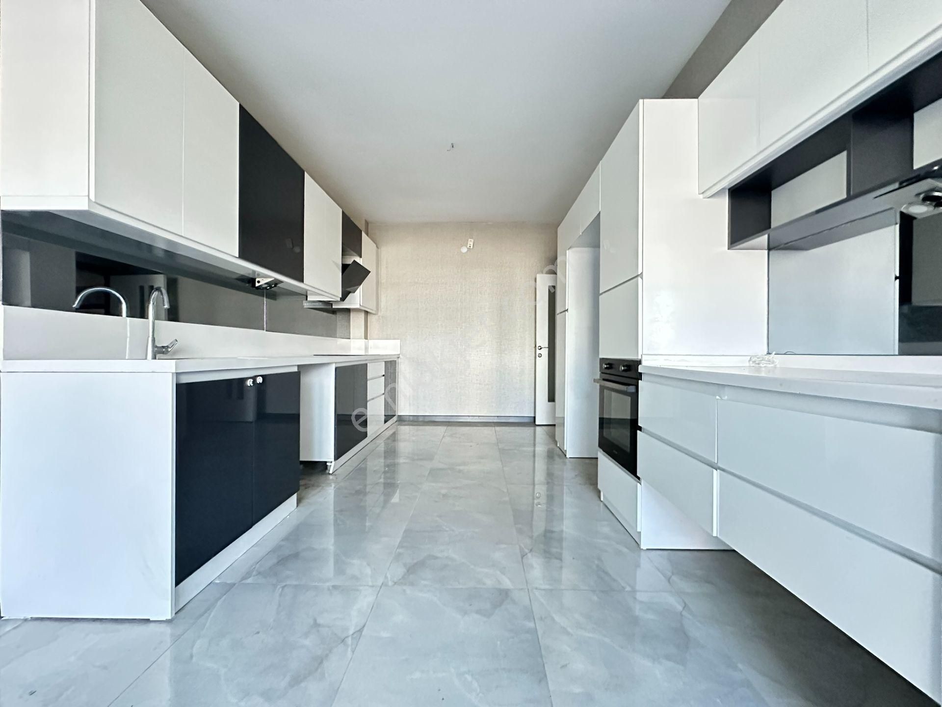 Pursaklar Saray Mehmet Zengin Emlak'tan Kapalı Otoparklı 1.kat 3+1 Ultr Lüks Sitede Daire - Görsel 6