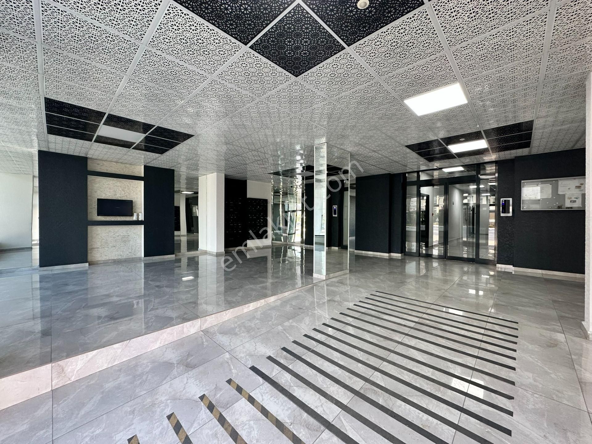 Pursaklar Saray Mehmet Zengin Emlak'tan Kapalı Otoparklı 1.kat 3+1 Ultr Lüks Sitede Daire - Görsel 37