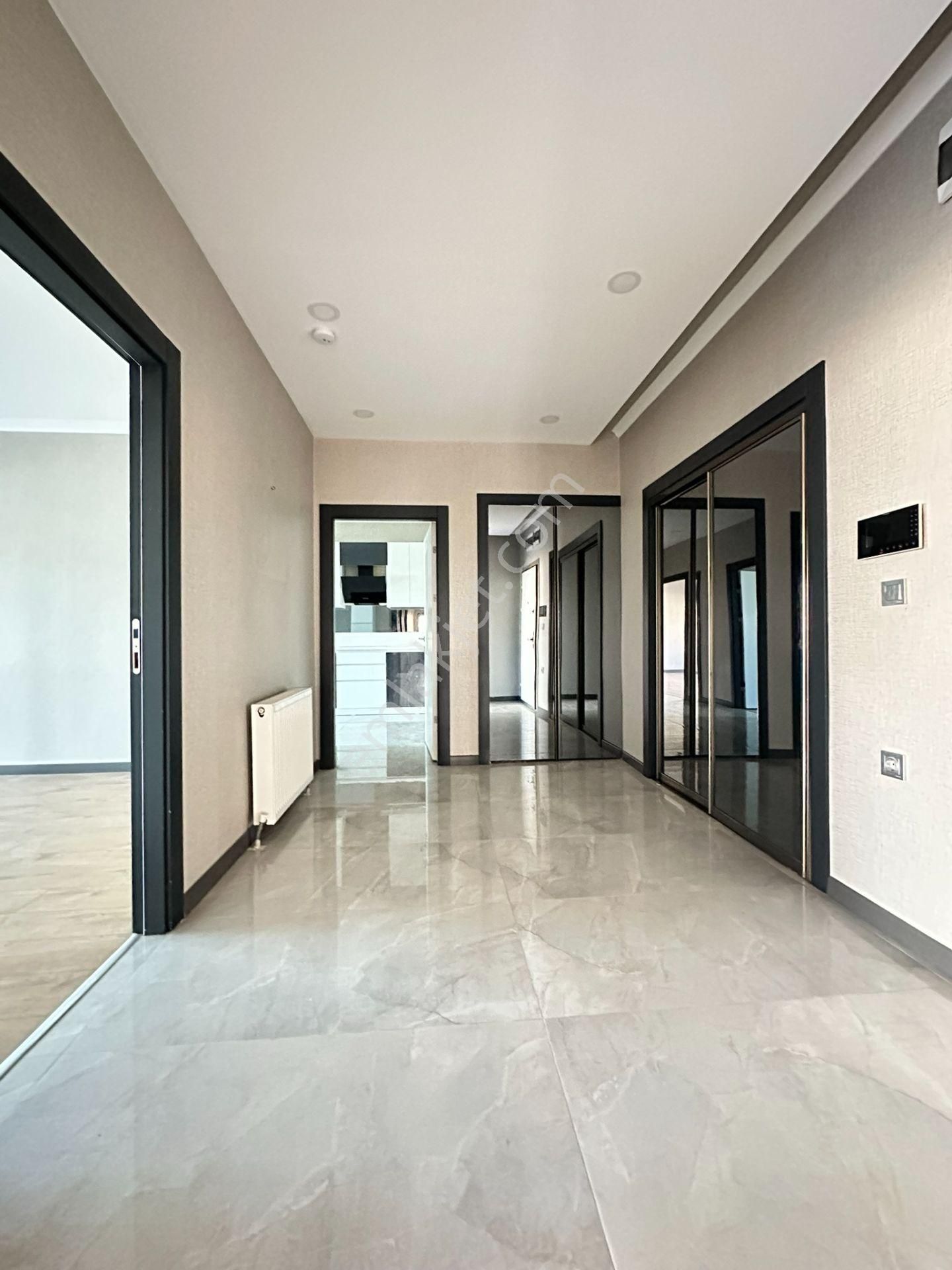 Pursaklar Saray Mehmet Zengin Emlak'tan Kapalı Otoparklı 1.kat 3+1 Ultr Lüks Sitede Daire - Görsel 24