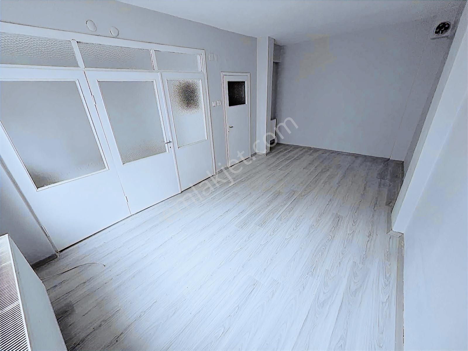 Burcu'dan 600 Evler Mh. Adliye Yanı Yenilenmiş 2+1 Kiralık Daire