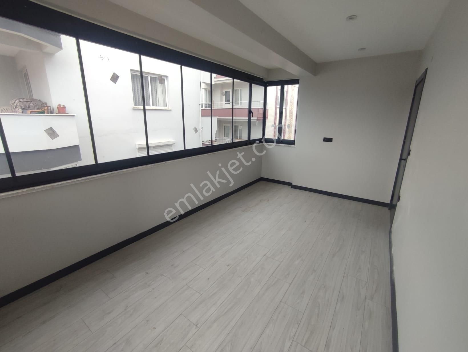 Cumhuriyet Mahallesinde Asansörlü, Kapalı Otoparklı Caddeye Yakın 2+1 Sıfır Daire - Görsel 13