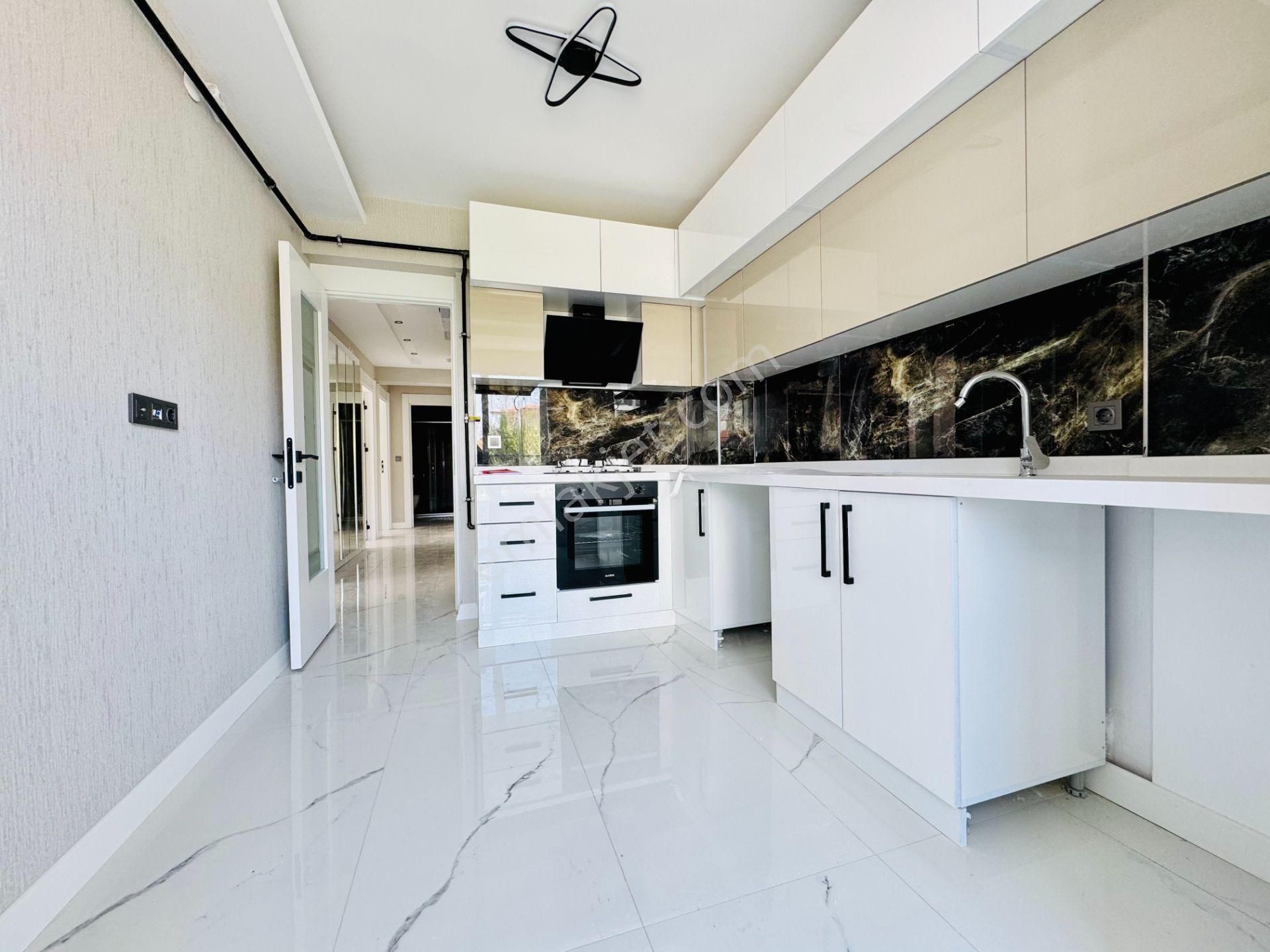 Pursaklar Mehmet Zengin Emlak'tan Fatih Mah. Asansörlü Ful Yapılı 1.kat 2+1 Daire