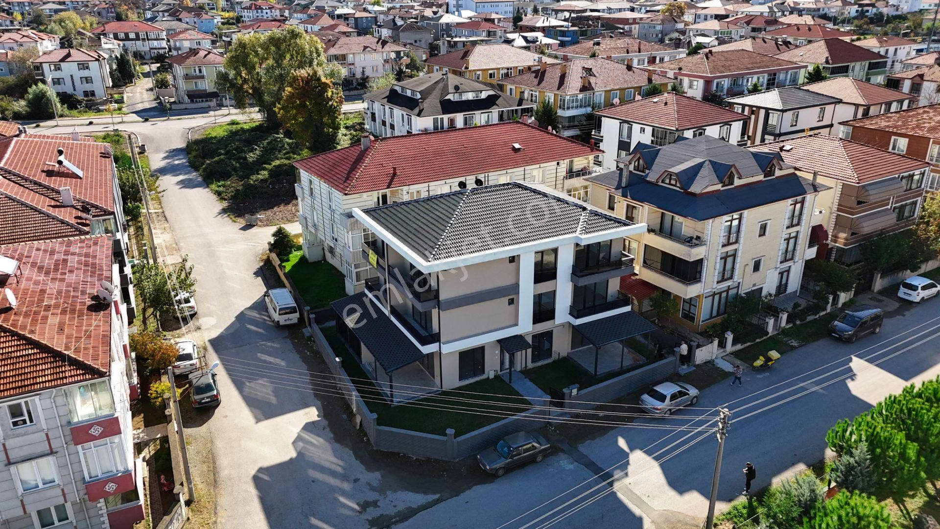 Karasu Aziziye Mah De Bahçeli 4+1 Tripleks Villa Takasa Açık - Görsel 6