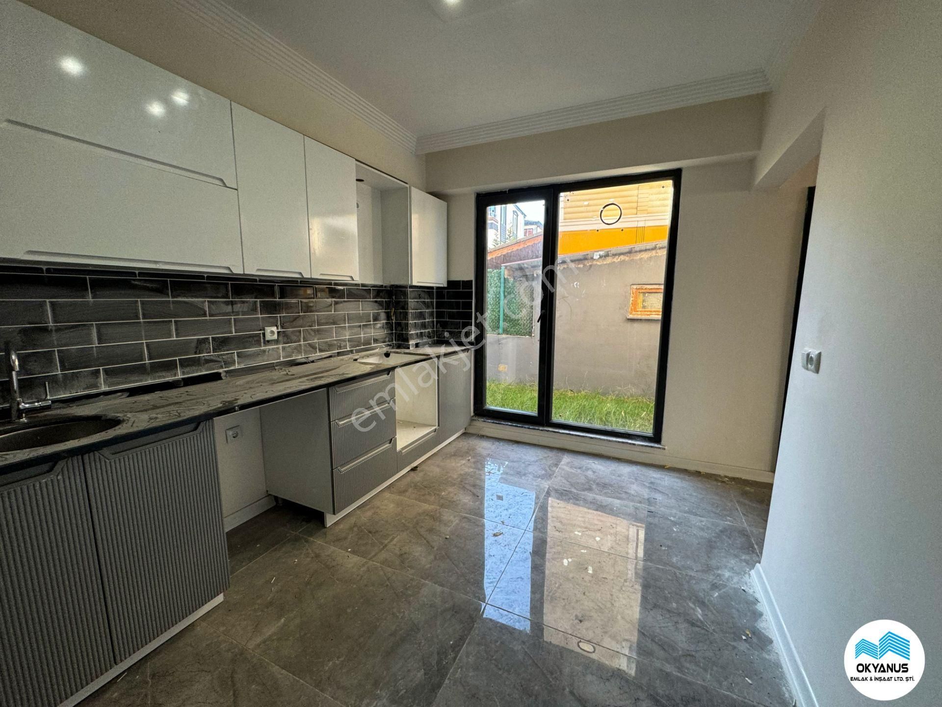 Karasu Aziziye Mah De Bahçeli 4+1 Tripleks Villa Takasa Açık - Görsel 14