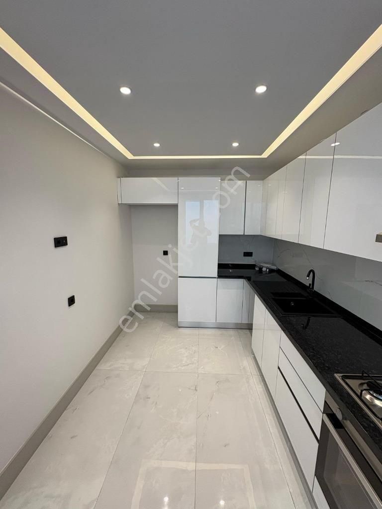 Kaçmaz'dan Altıntepe Bağdat Caddesi'nde Ön Cephe 165m² 3+1 - Görsel 11