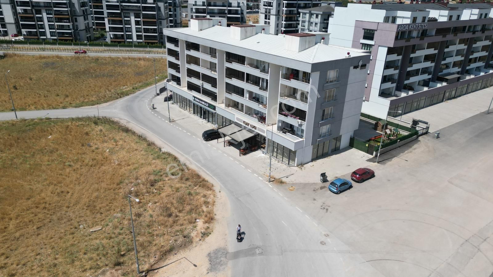 Balkan Mahallesi Bulvara Cephe Köşe Kiralık Dükkan - Görsel 3