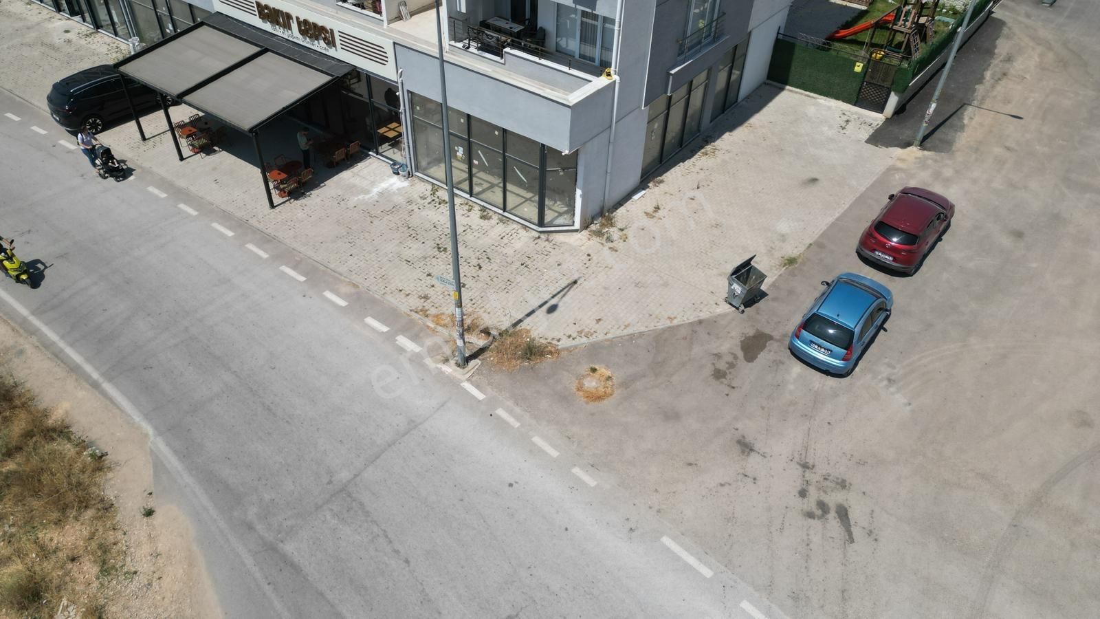 Balkan Mahallesi Bulvara Cephe Köşe Kiralık Dükkan - Görsel 6