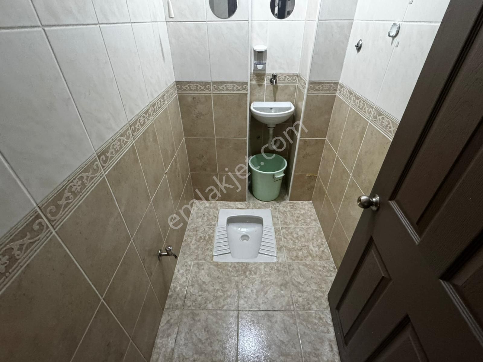 Bulgurlu Cumhuriyet Mh. Libadiye Yakın 2+1 90m2 Kapalı Otoparklı - Görsel 8