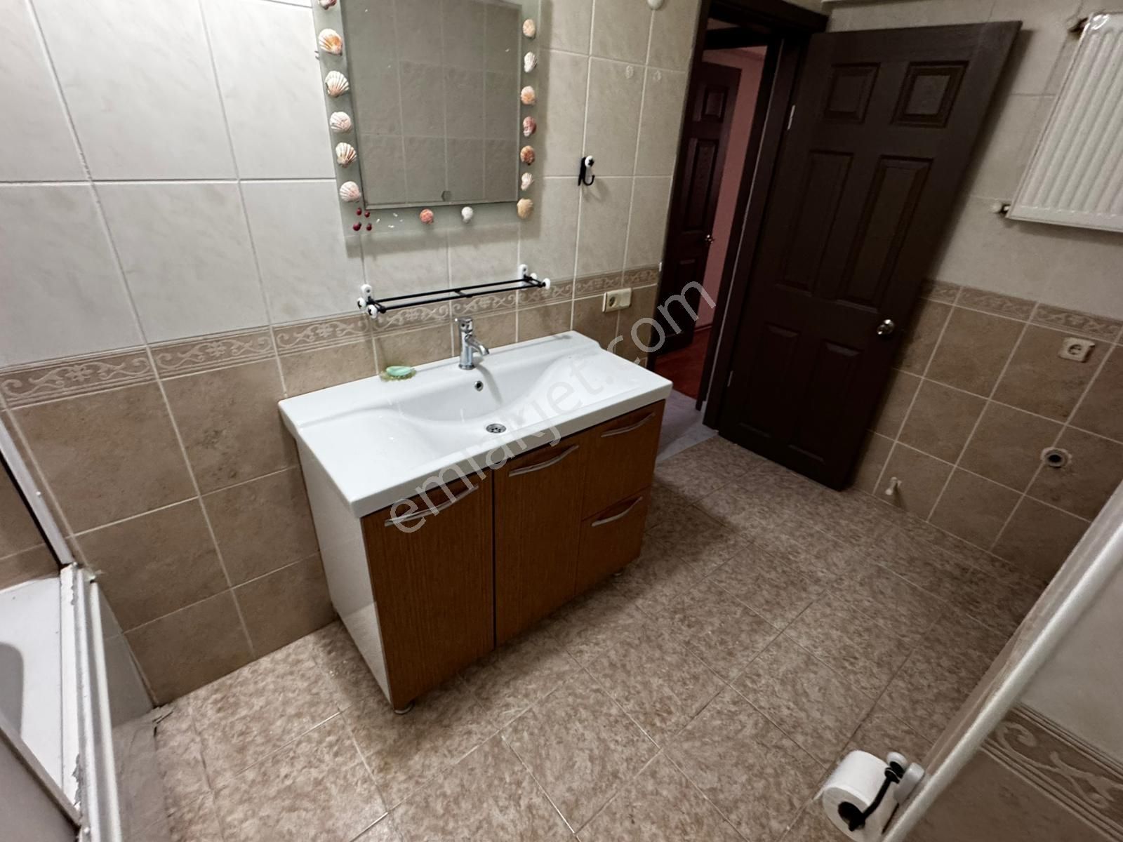 Bulgurlu Cumhuriyet Mh. Libadiye Yakın 2+1 90m2 Kapalı Otoparklı - Görsel 12