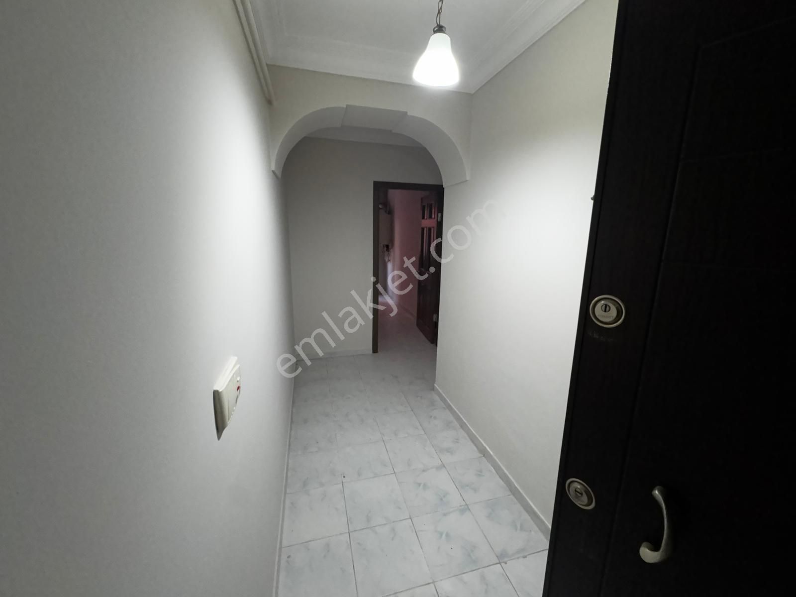 Bulgurlu Cumhuriyet Mh. Libadiye Yakın 2+1 90m2 Kapalı Otoparklı - Görsel 9