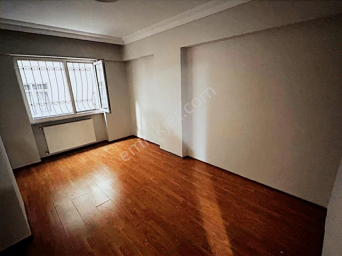 Bulgurlu Cumhuriyet Mh. Libadiye Yakın 2+1 90m2 Kapalı Otoparklı - Görsel 4