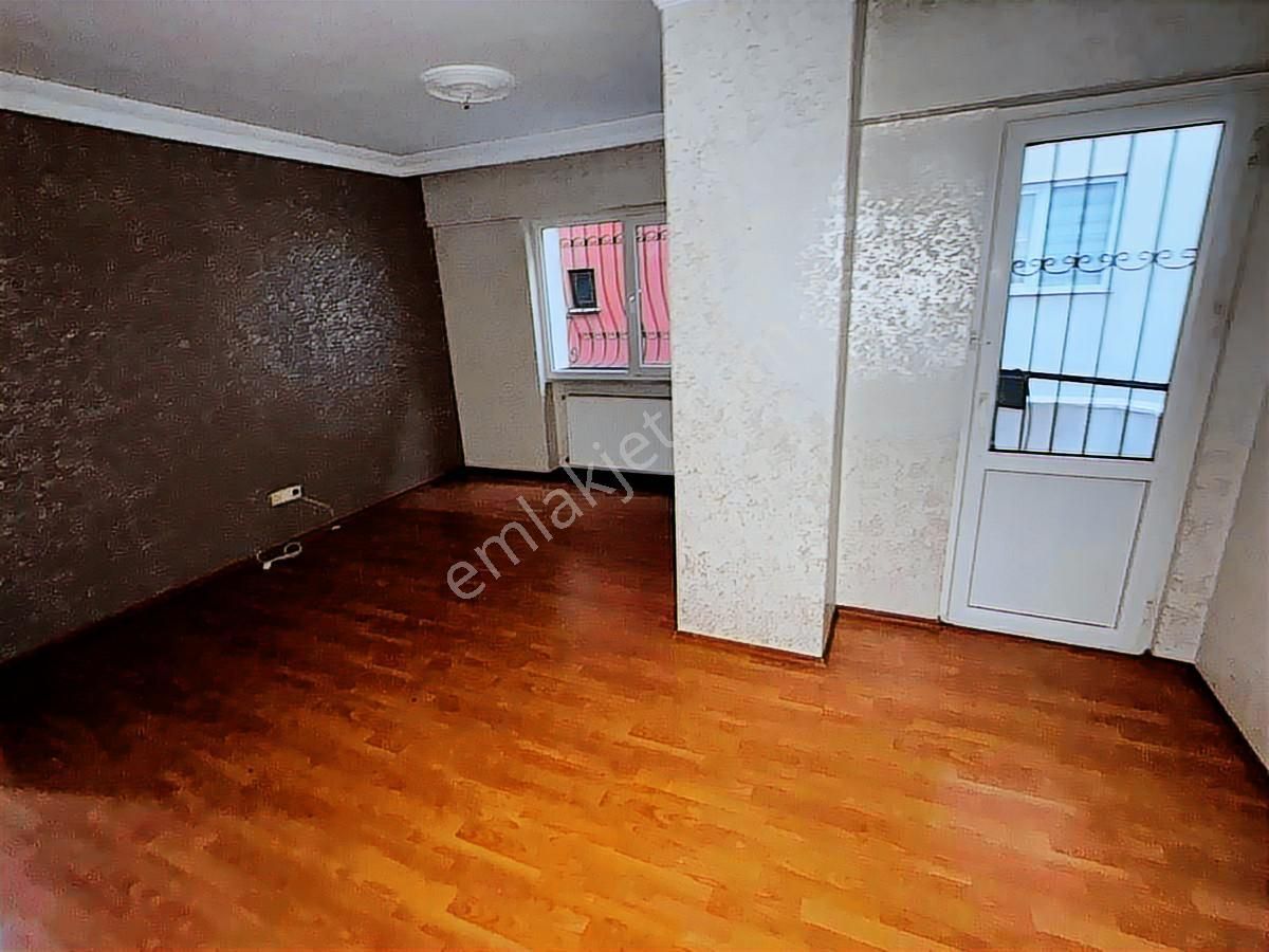 Bulgurlu Cumhuriyet Mh. Libadiye Yakın 2+1 90m2 Kapalı Otoparklı - Görsel 11