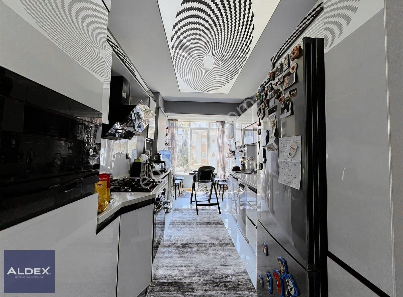 Hürriyet Cad. Ara Katta 3+1 Ön Cephe Lüks Yapılı Satılık Daire - Görsel 15