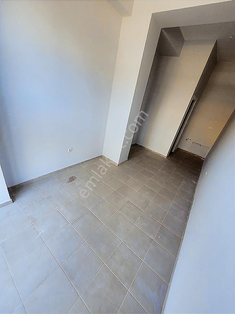 Tabela Değeri Çok Yüksek ; Minibüs Caddesi Marmaray Ve Tekel Cad - Görsel 4