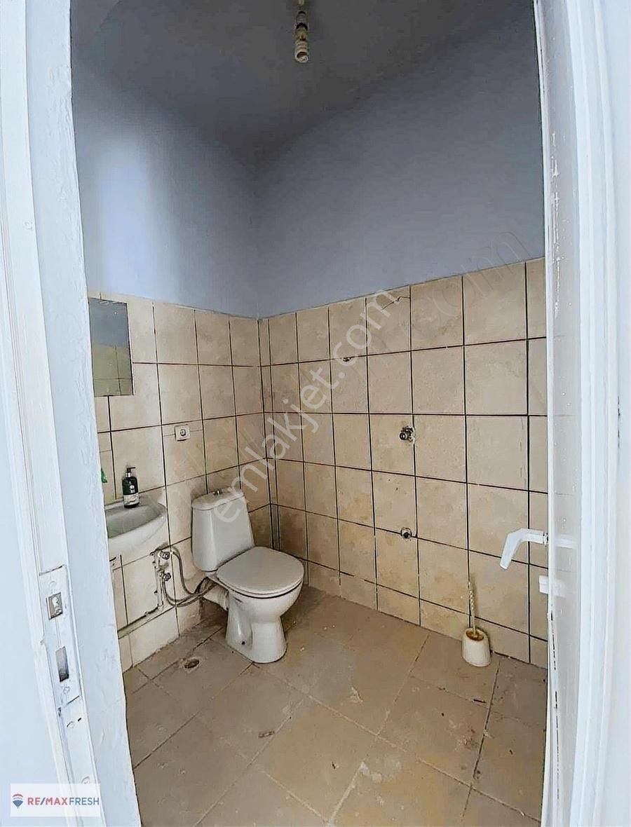 Urla Merkezde Kiralık Ofis - Görsel 3