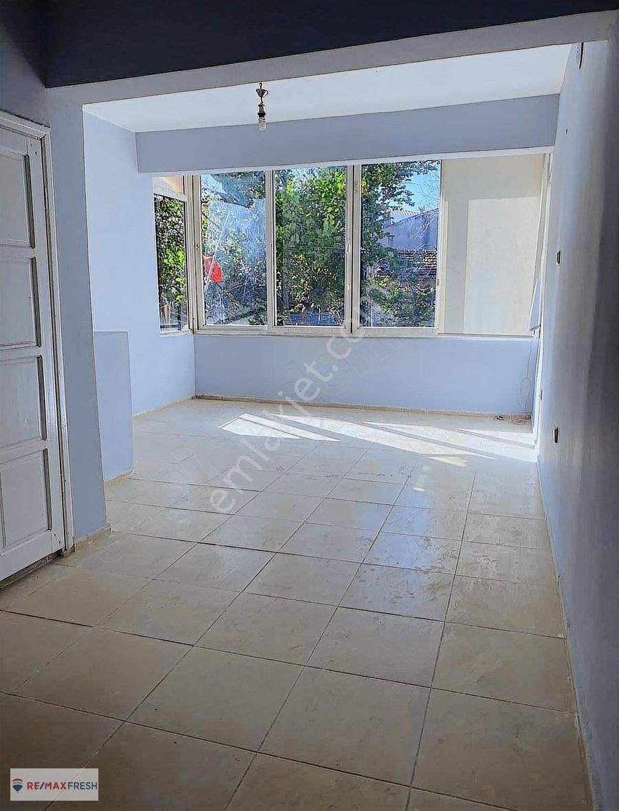 Urla Merkezde Kiralık Ofis - Görsel 8