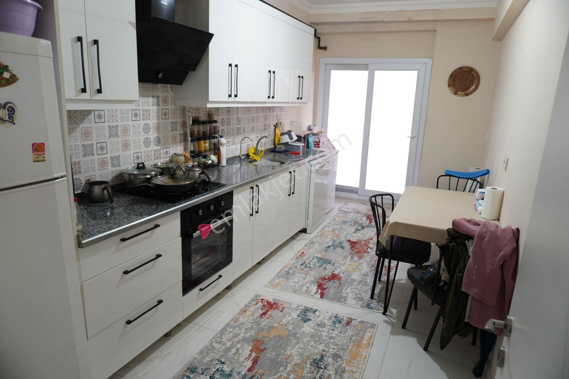 Menemen Asarlıkta Satılık 3+1 Dogalgazlı Krediye Uygun Daire