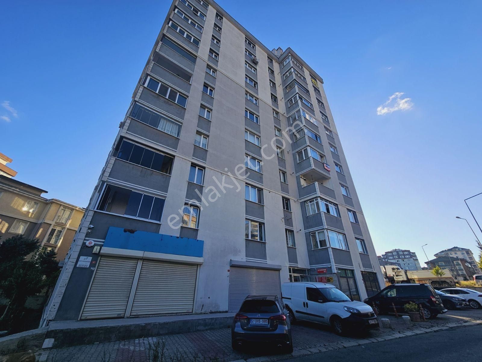 Büyükçekmece Çok Merkezi Konumda Satılık Dükkan