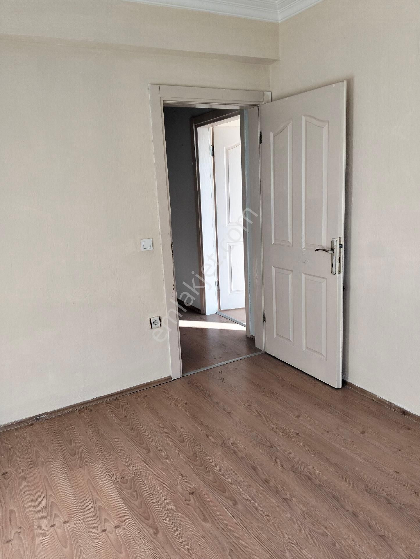 Patlangıçta Kiralık 2+1 Kaloriferli Daire - Görsel 17
