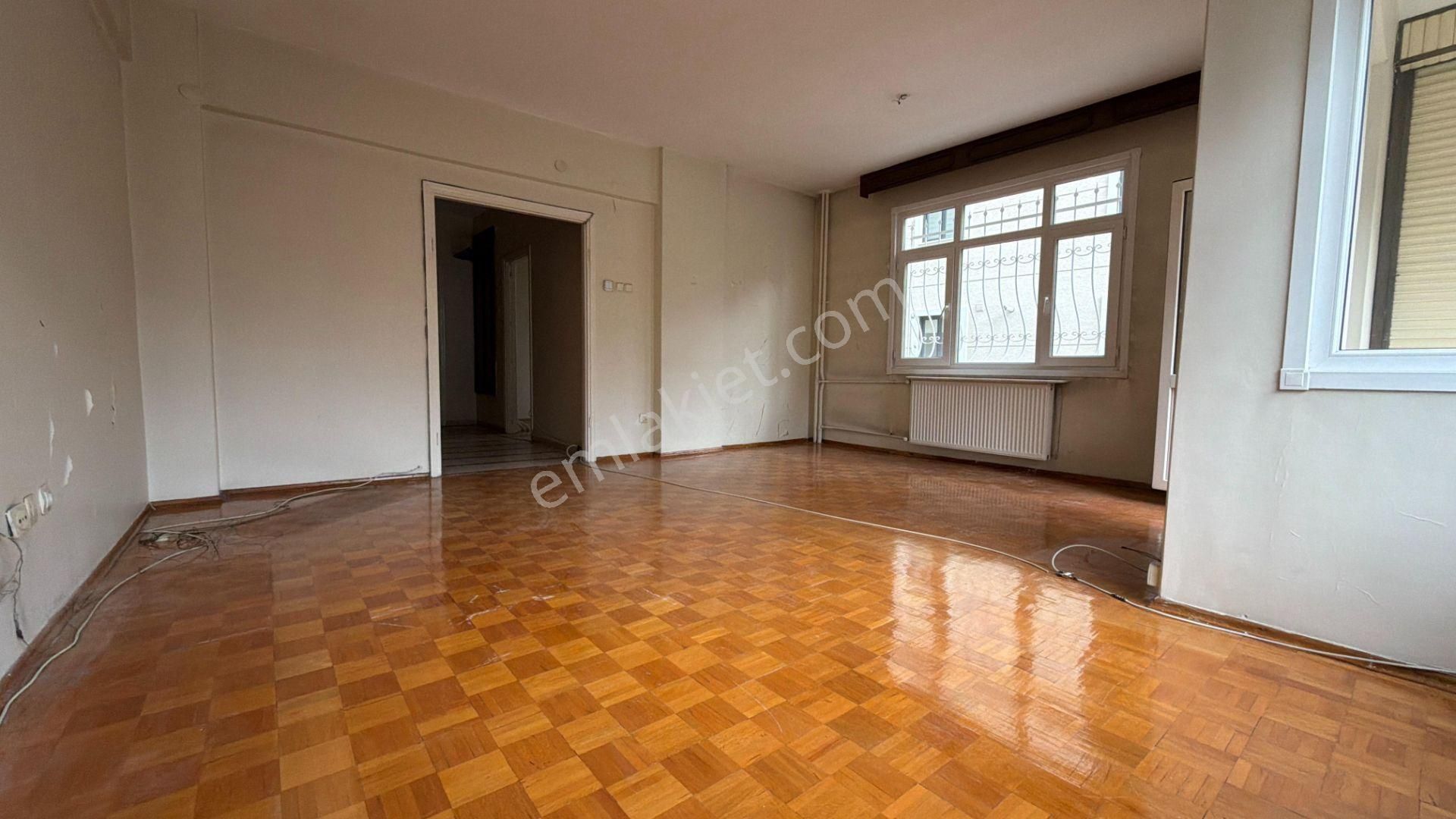 Göztepe'de 90 M² 3+1 Çift Balkonlu Daire - Görsel 4