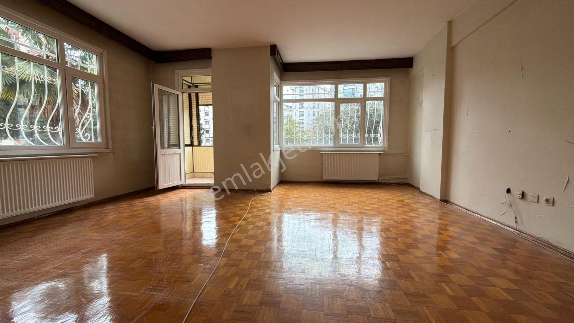 Göztepe'de 90 M² 3+1 Çift Balkonlu Daire - Görsel 2