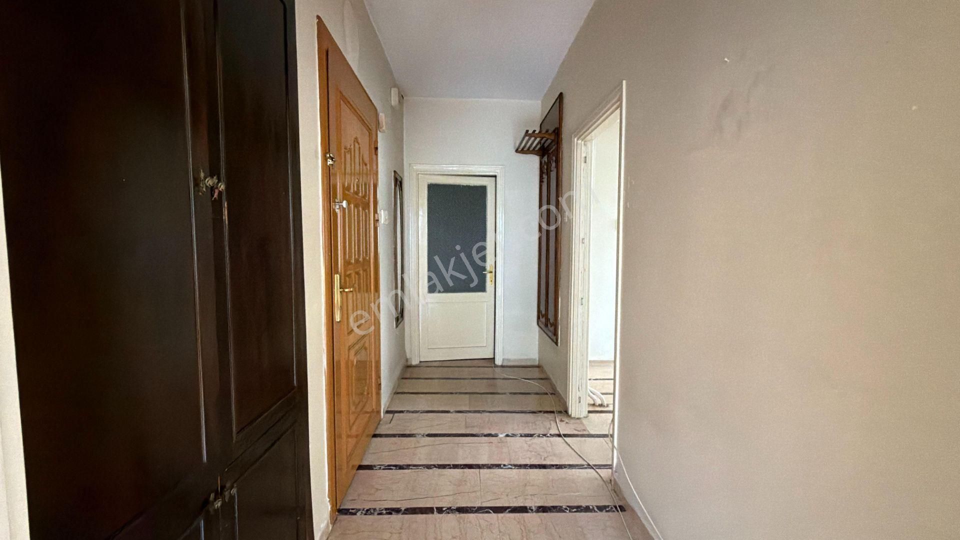 Göztepe'de 90 M² 3+1 Çift Balkonlu Daire - Görsel 9