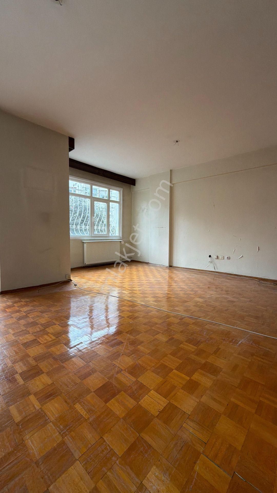 Göztepe'de 90 M² 3+1 Çift Balkonlu Daire - Görsel 5