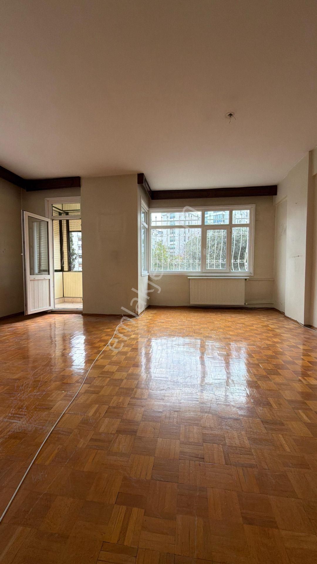 Göztepe'de 90 M² 3+1 Çift Balkonlu Daire - Görsel 8