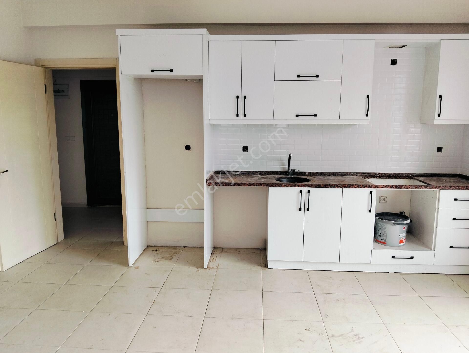 Cami Mahallesinde Kiralık 4+1 Daire - Görsel 2