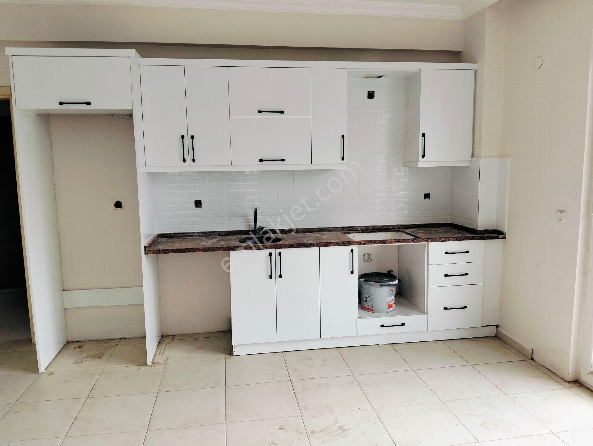 Cami Mahallesinde Kiralık 4+1 Daire - Görsel 3