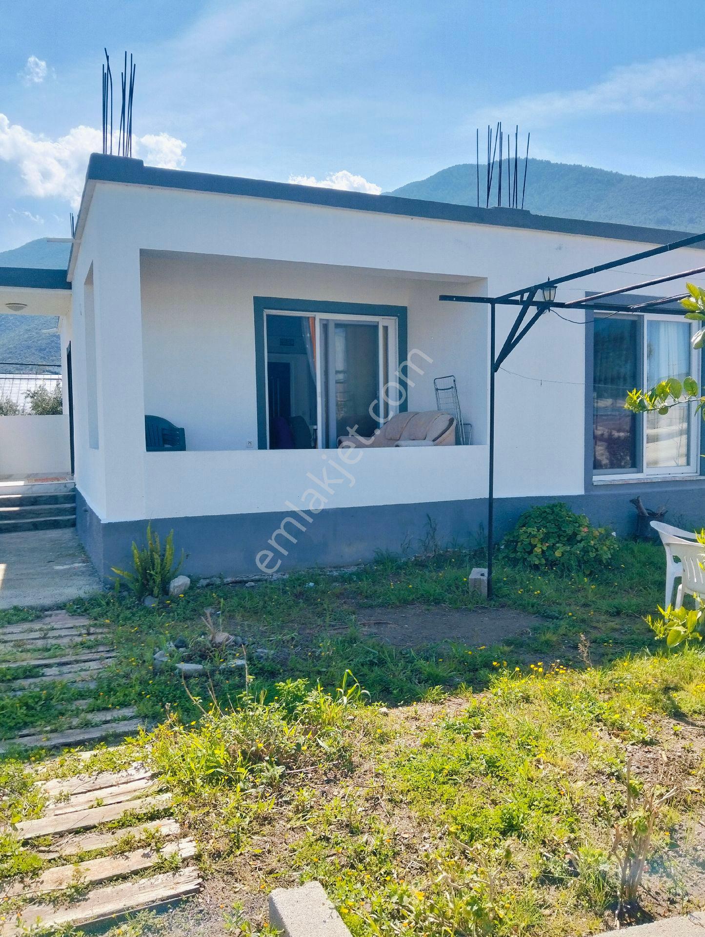 Pazaryeri Mahallesinde Kiralık Eşyalı Müstakil Bahçeli Ev