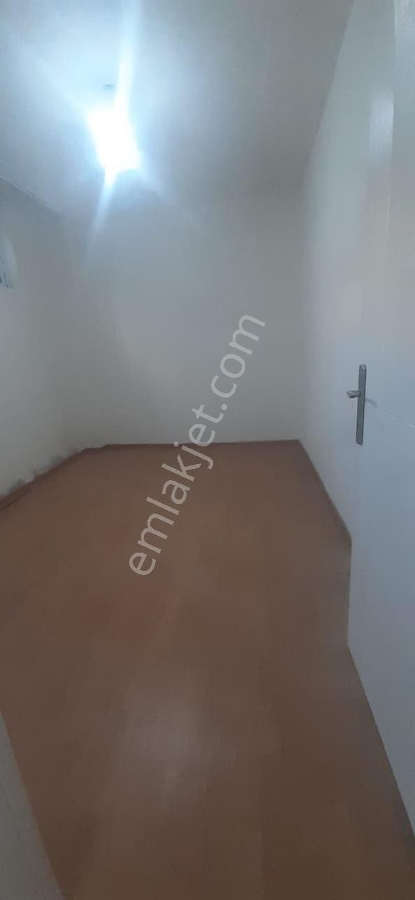 Esenlerde Tadilatlı Temiz 2+1 Daire - Görsel 4