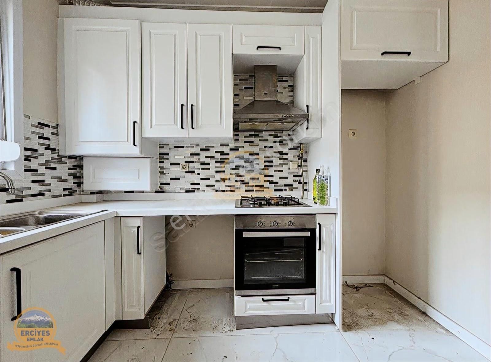 Erciyes'den Merdivenköy'de 2021 Yapımı 3+1 Kombili 100 M² - Görsel 30