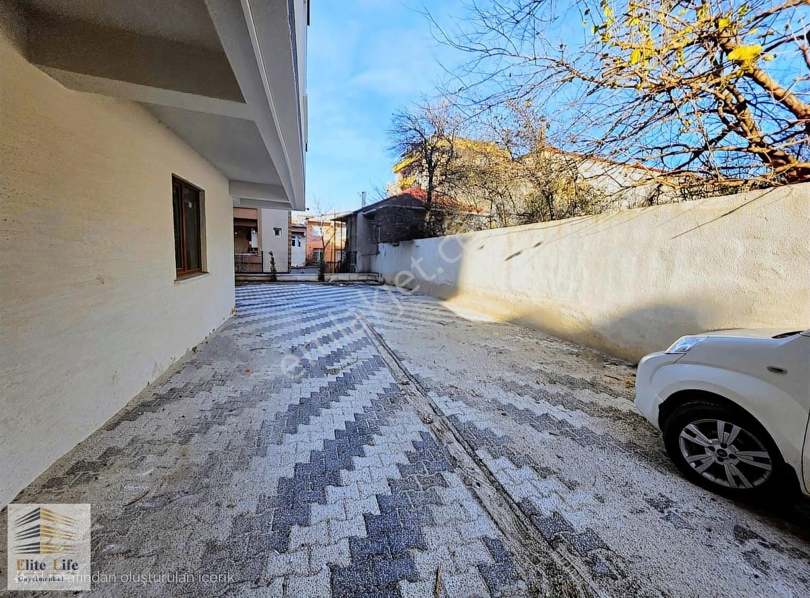 Avmlere Yürüme Mesafesi | Metroya 2 Dk | Sıfır 2+1 Ara Kat - Görsel 18