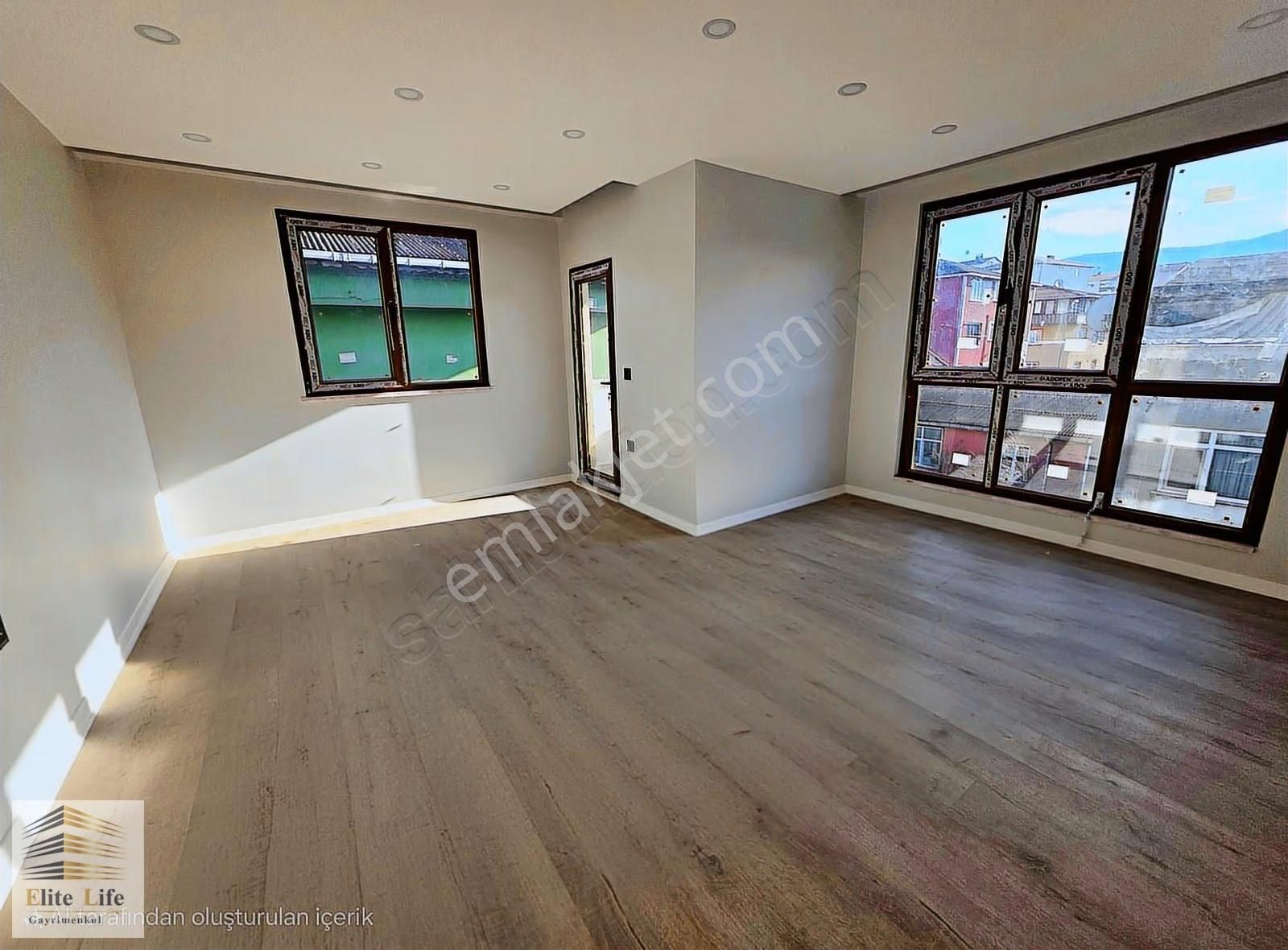 Avmlere Yürüme Mesafesi | Metroya 2 Dk | Sıfır 2+1 Ara Kat