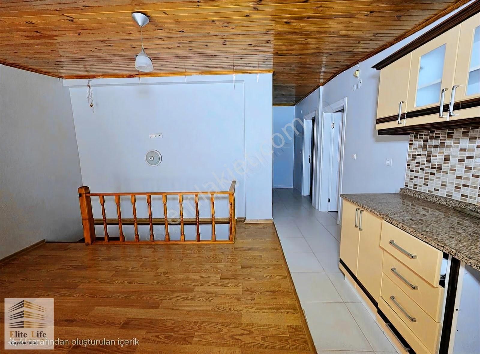 Çekmeköy Mimar Sinanda Ayrı Girişli, İskanlı 3+2 Çatı Dubleksi - Görsel 27